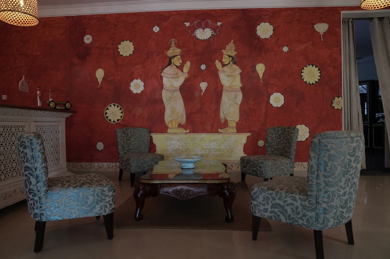 Elements showcasing Kandyan culture